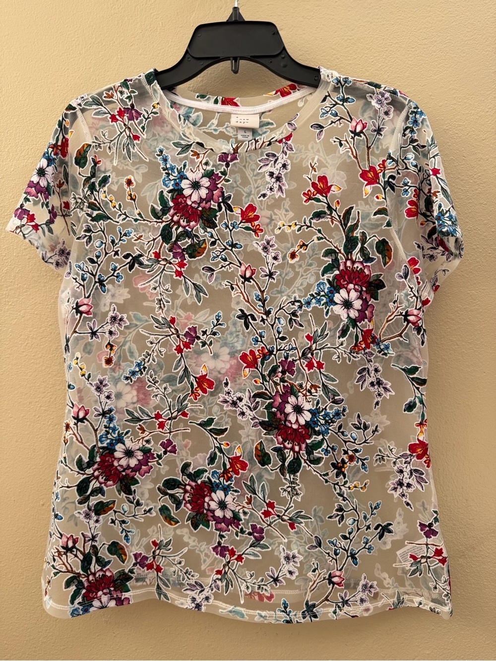 Unused Women's Sheer Short-Sleeve Top - Beige with Multicolor Floral Print